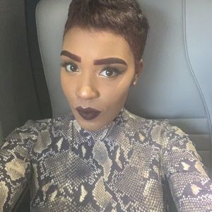 Meet your Posher, Brit